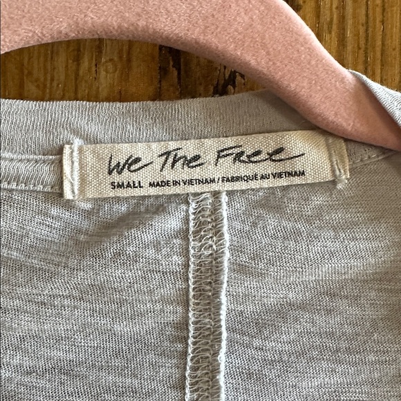 Free People We the Free Light Gray Long Sleeve V-Neck Top - Picture 2 of 3